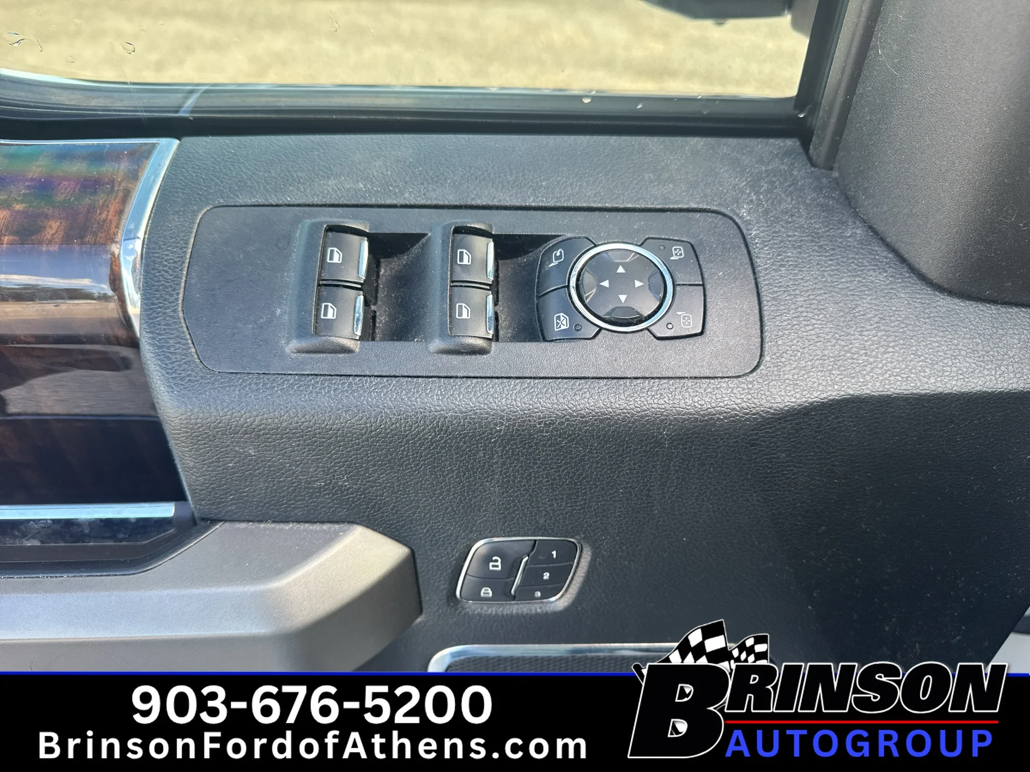 Used 2015 White Platinum Tri-Coat Metallic Ford Platinum image 12