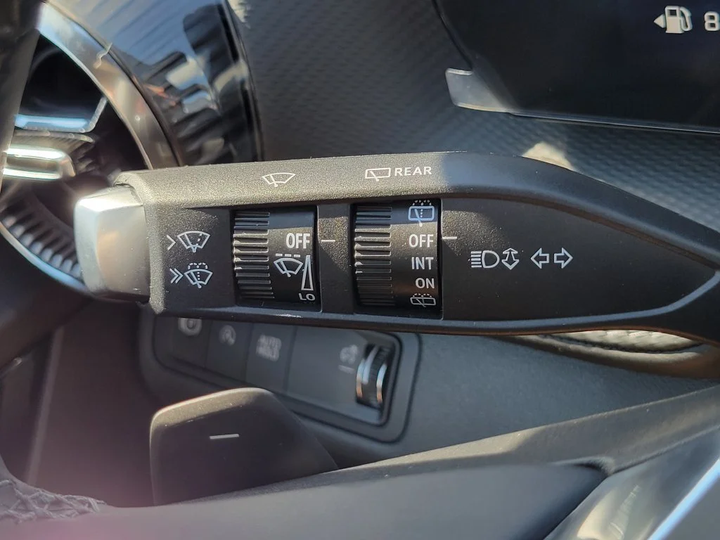 New 2027 Summit White Chevrolet LT image 29
