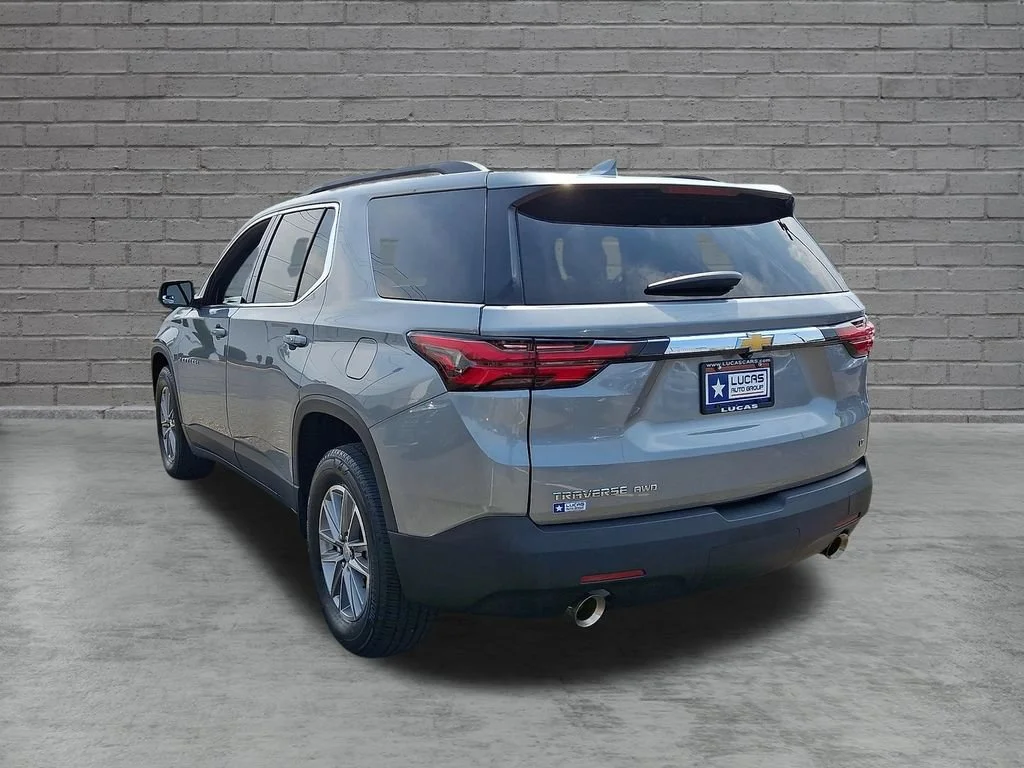 Used 2023 STERLING GRAY METALLIC Chevrolet LT Cloth image 9