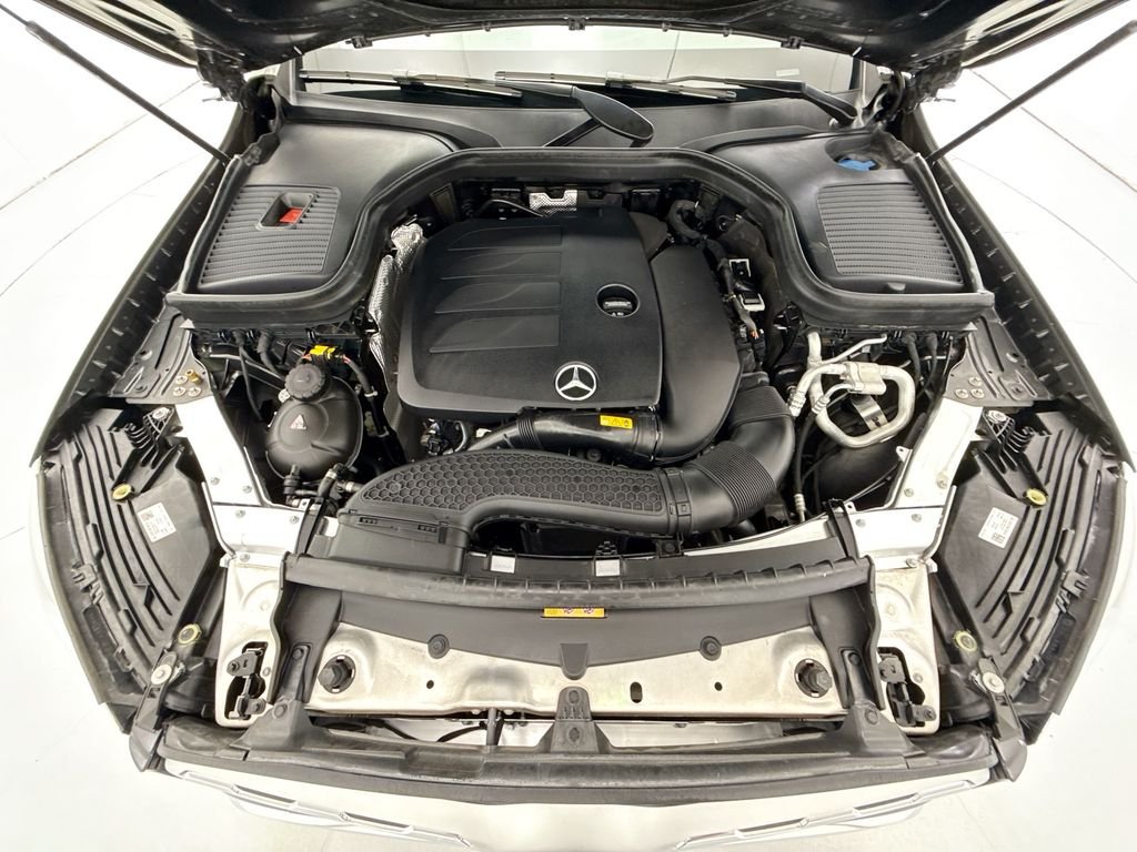 Certified Used 2022  Mercedes-Benz GLC 300 image 27