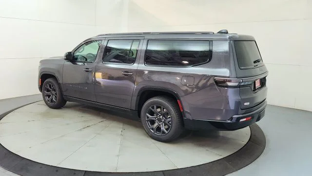 New 2026 Baltic-Gray Metallic Clear-Coat Exterior Paint Jeep Limited Altitude image 7