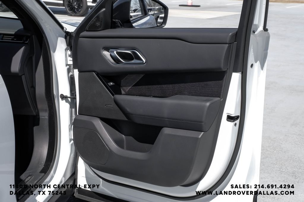 Used 2026 White Land Rover Dynamic SE image 50