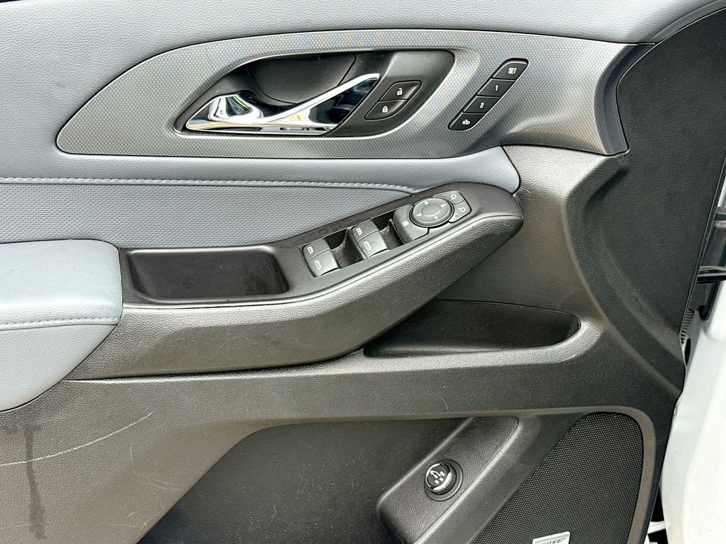 Used 2020 Summit White Chevrolet Premier image 18