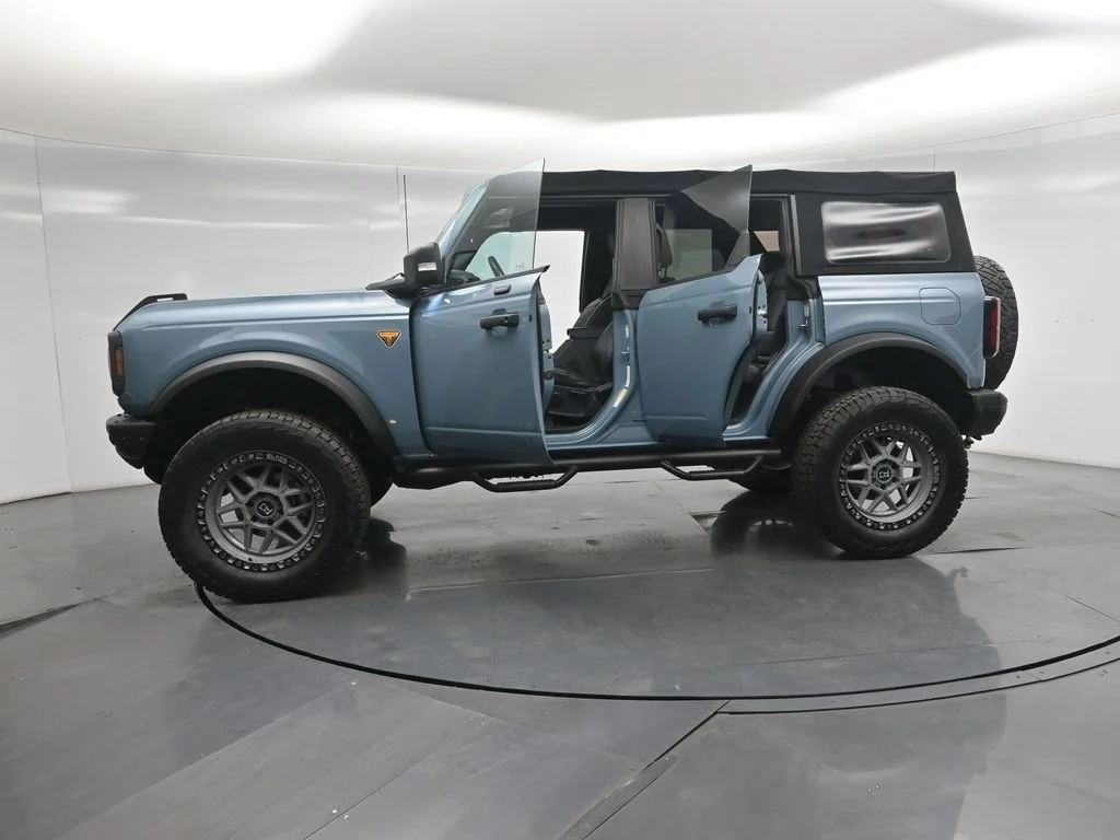 Used 2021 Blue Ford Badlands image 34