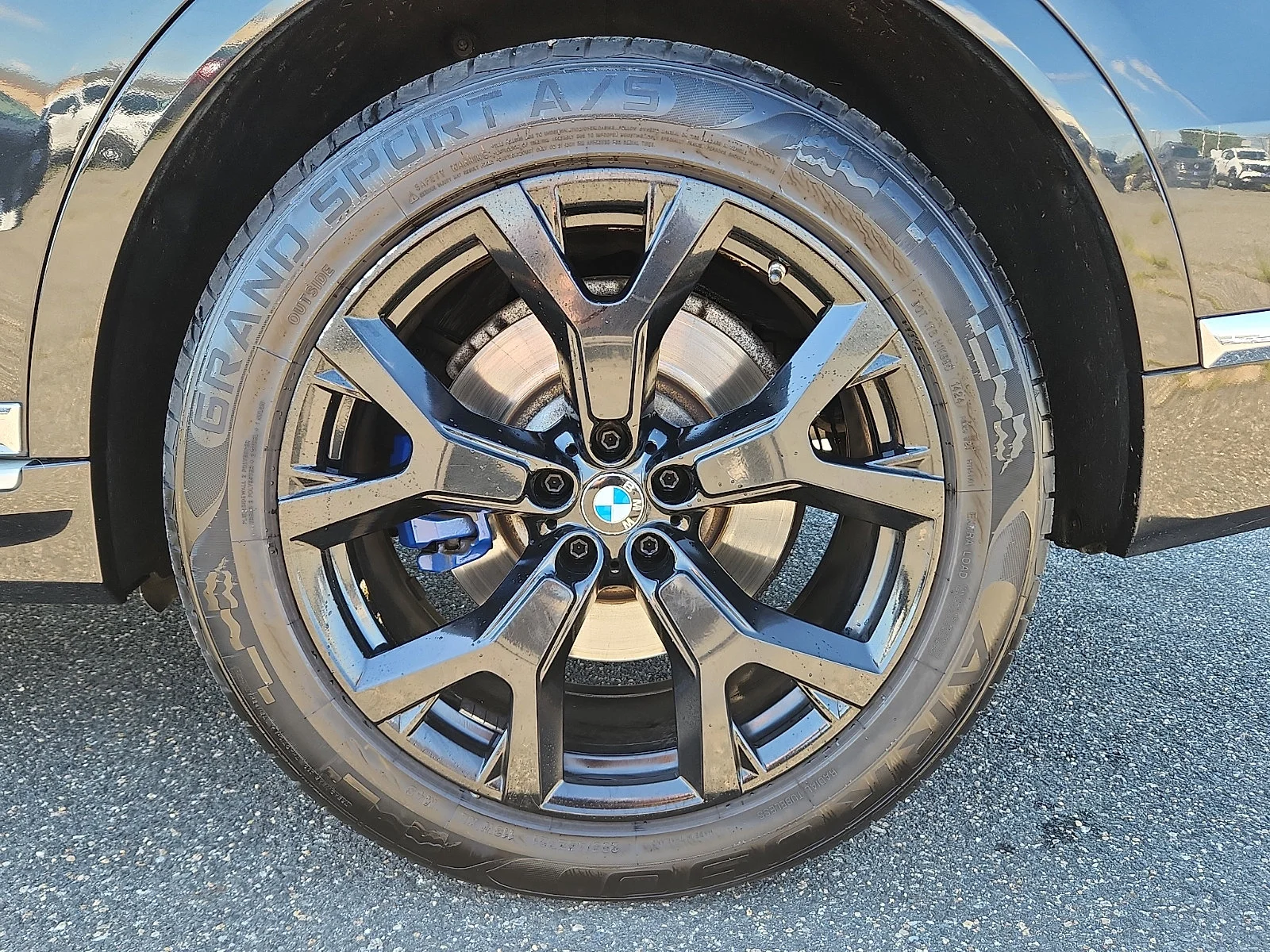 Used 2019 Black BMW xDrive40i image 8