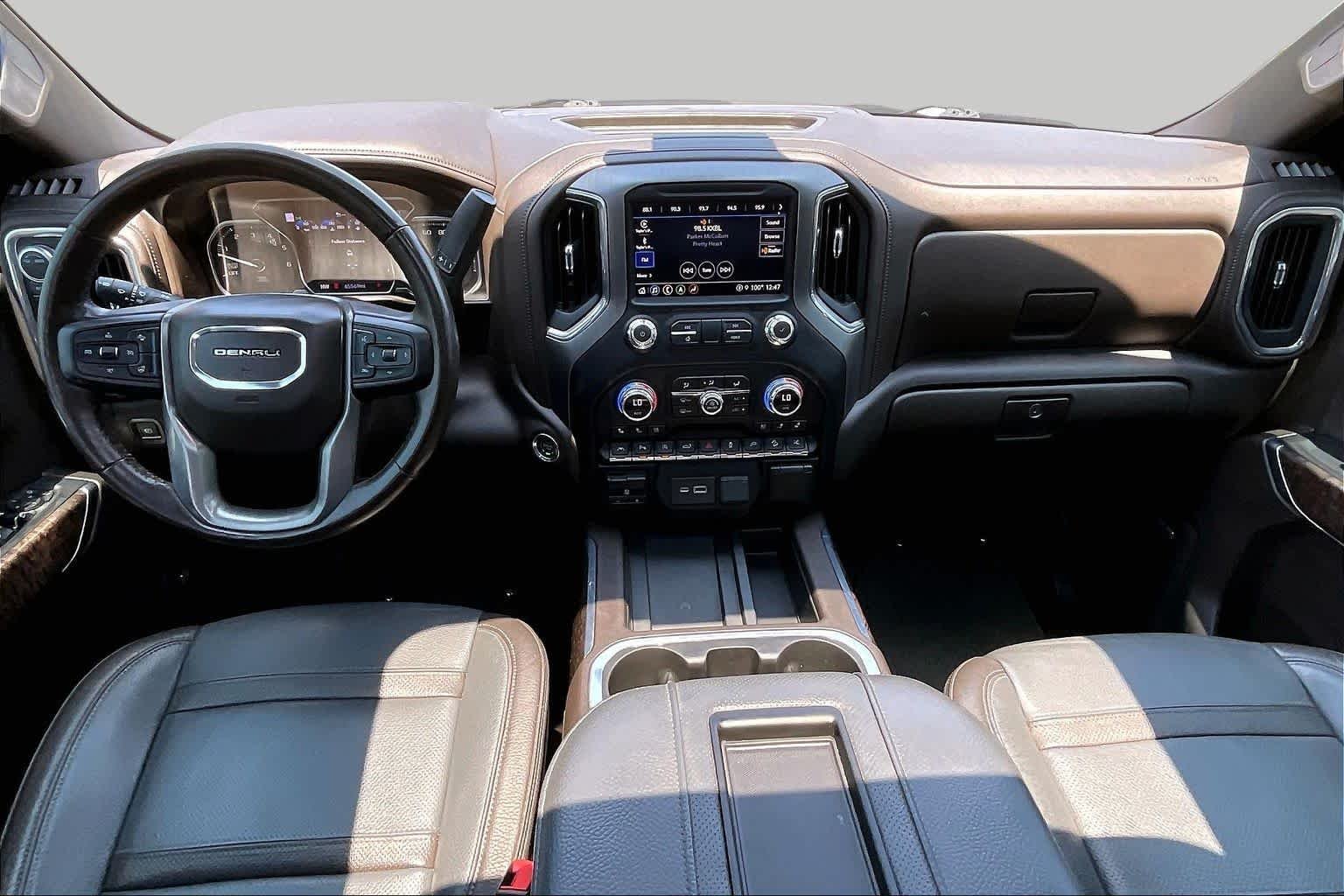 Used 2021 White Frost Tricoat GMC Denali image 15
