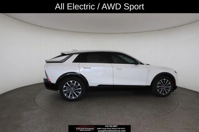 Used 2024 White Cadillac Sport image 22