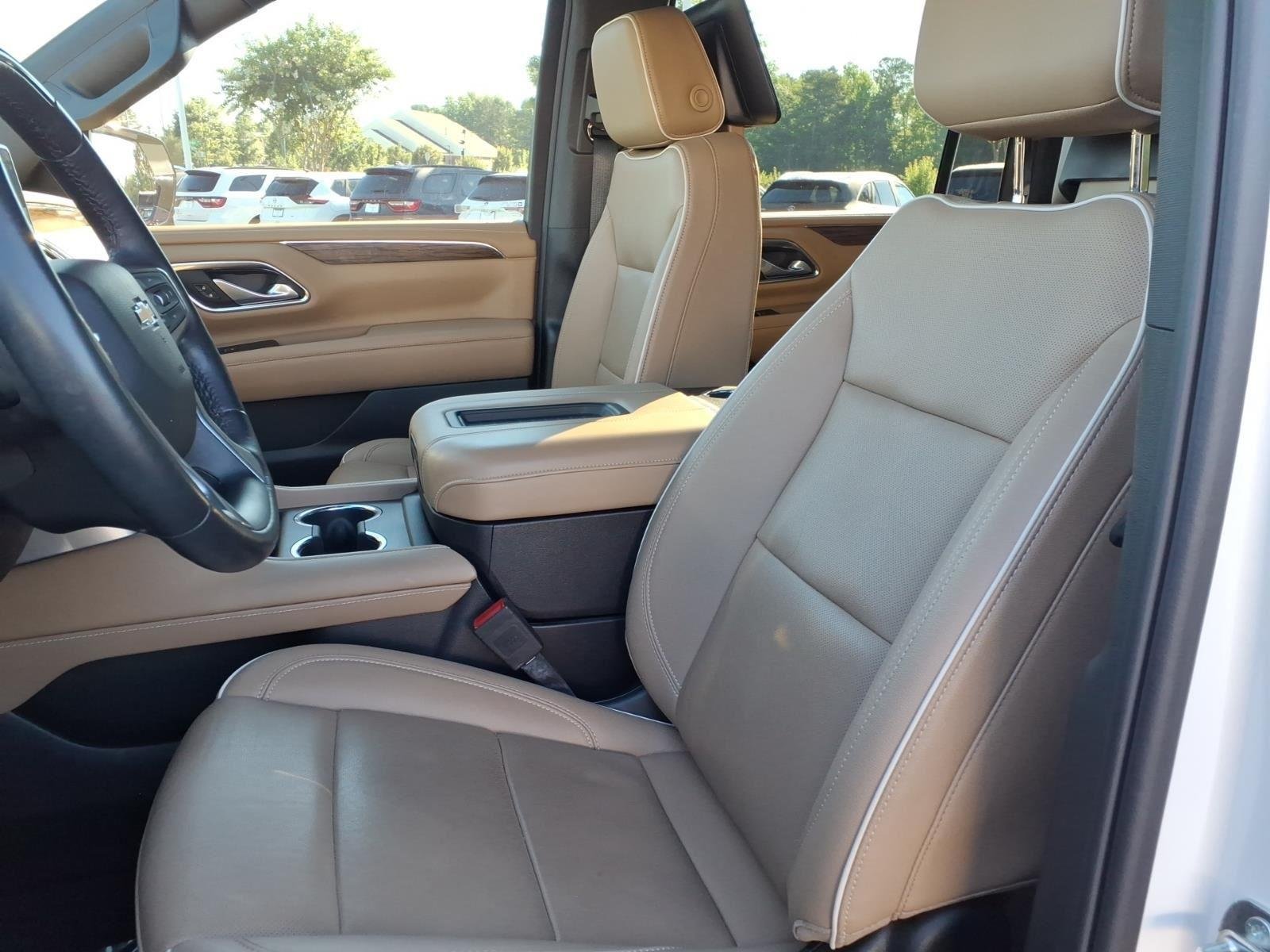 Used 2024 Iridescent Pearl Tricoat Chevrolet Premier image 24