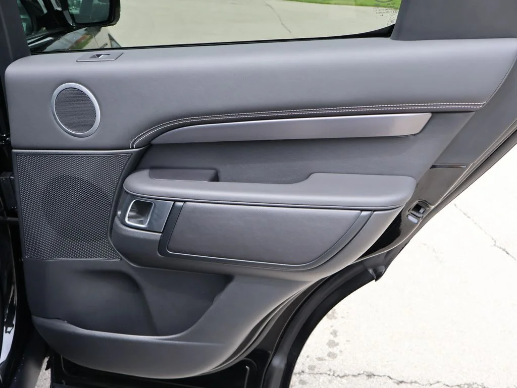 2025 Land Rover Discovery Metropolitan Edition - Photo 14