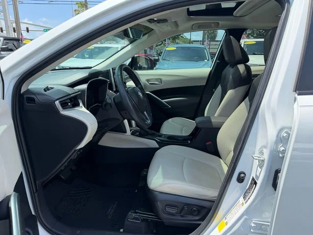 Used 2022 Beige Toyota XLE image 10