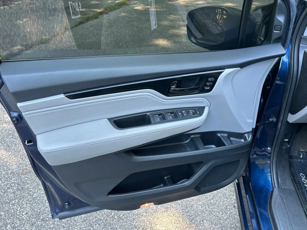 Used 2022 Blue Honda Touring image 13
