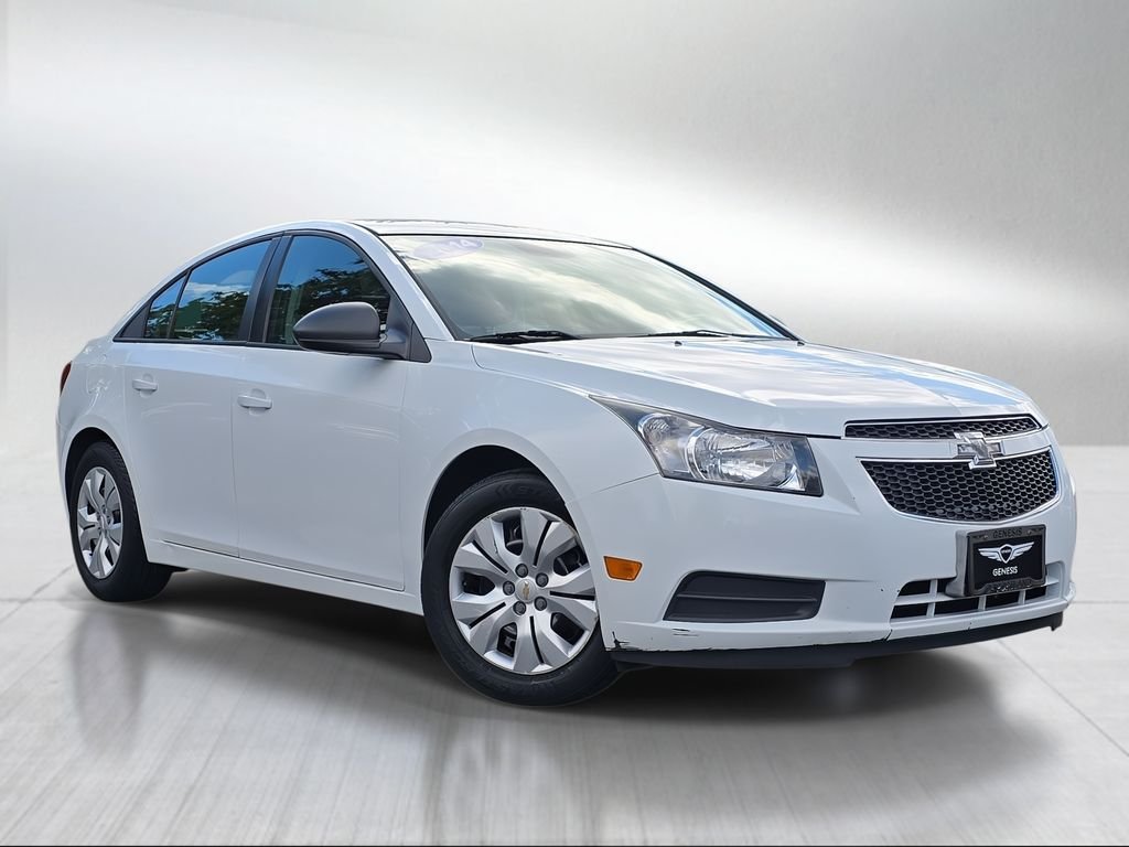 2014 Chevrolet Cruze LS Auto's photo