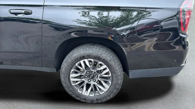 Used 2025 Black Chevrolet Z71 image 32
