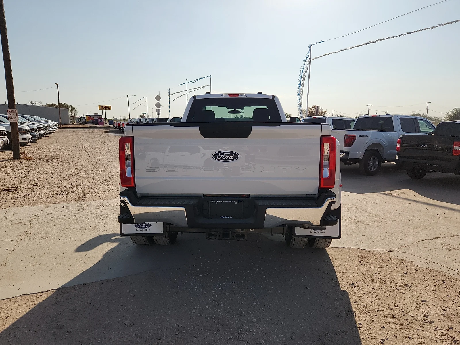 New 2027 Oxford White Ford XLT image 6