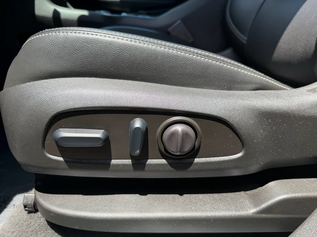 Used 2024 Sterling Metallic GMC SLT image 12
