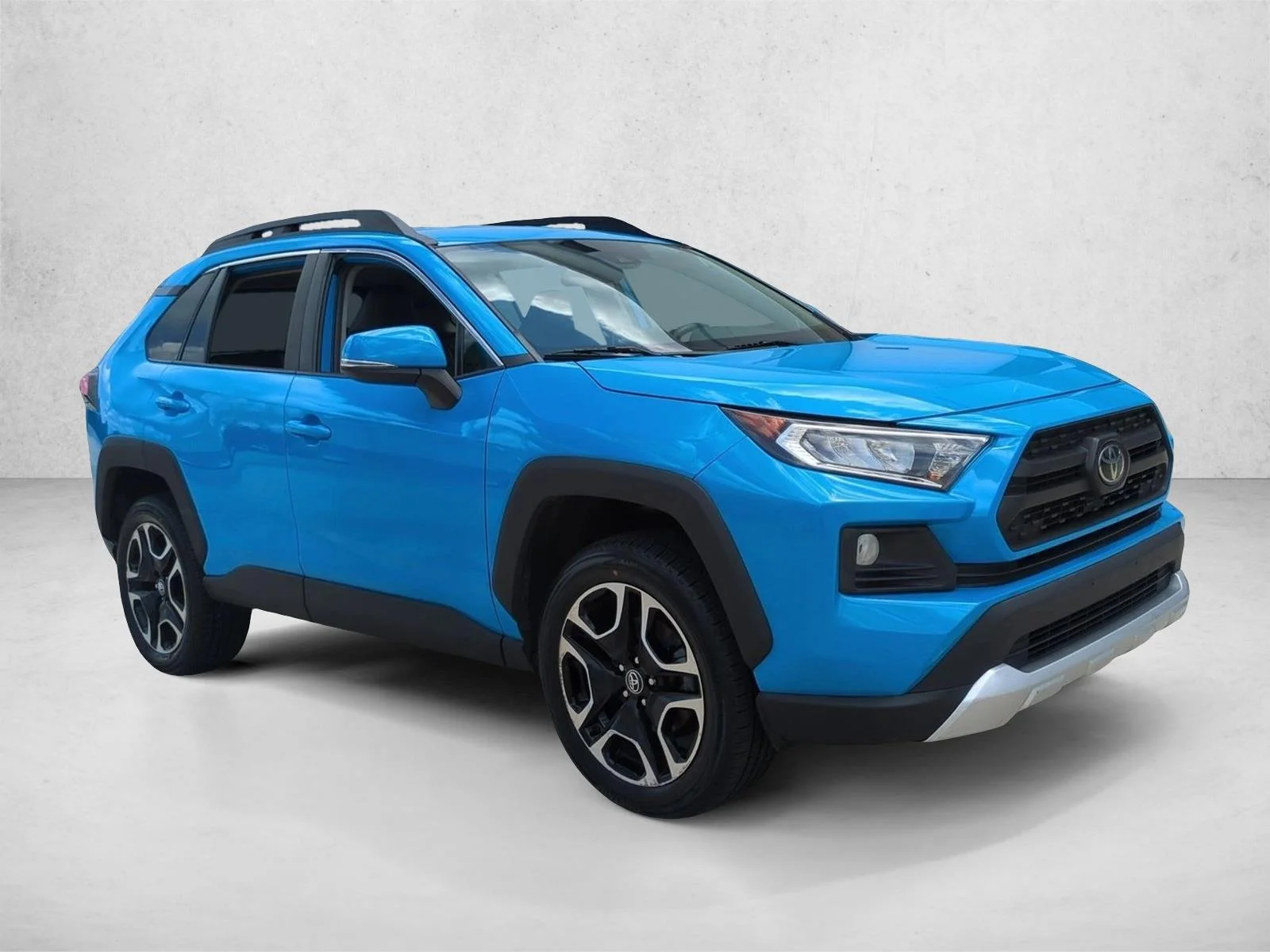 Used 2020 Blue Flame Toyota Adventure image 3