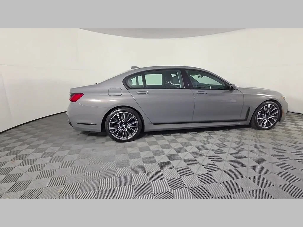 Used 2022 Bernina Grey Amber Effect Metallic BMW 740i image 38
