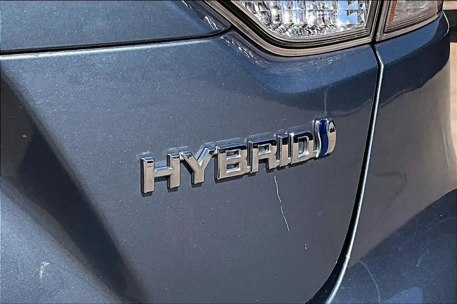 Used 2021 Celestite Toyota Hybrid LE image 9