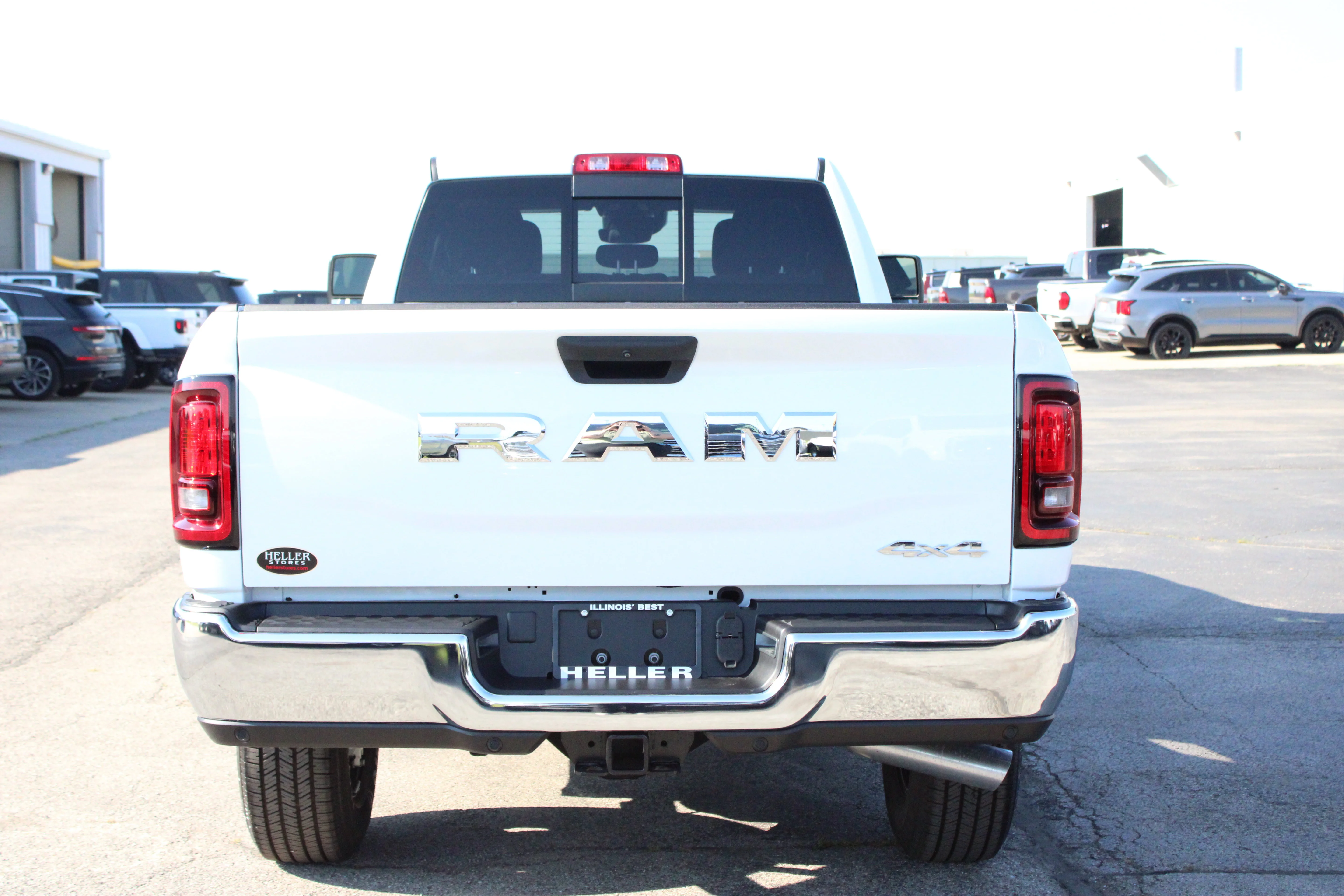 New 2026 Bright White Clear-Coat Exterior Paint RAM Tradesman image 7