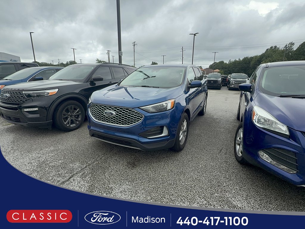 Used 2024 Blue Ford SEL image 1
