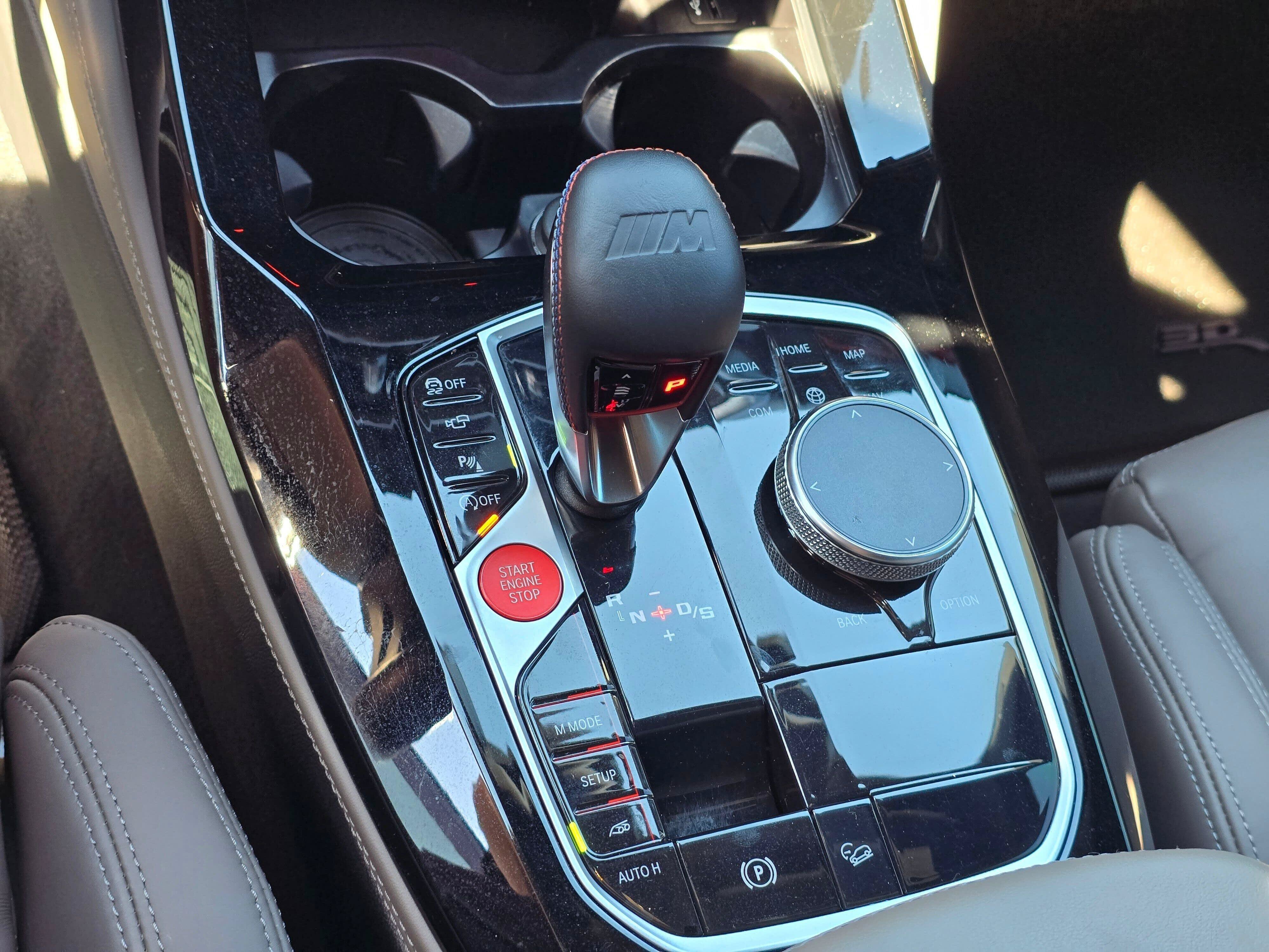 Used 2022 Toronto Red Metallic BMW M image 24