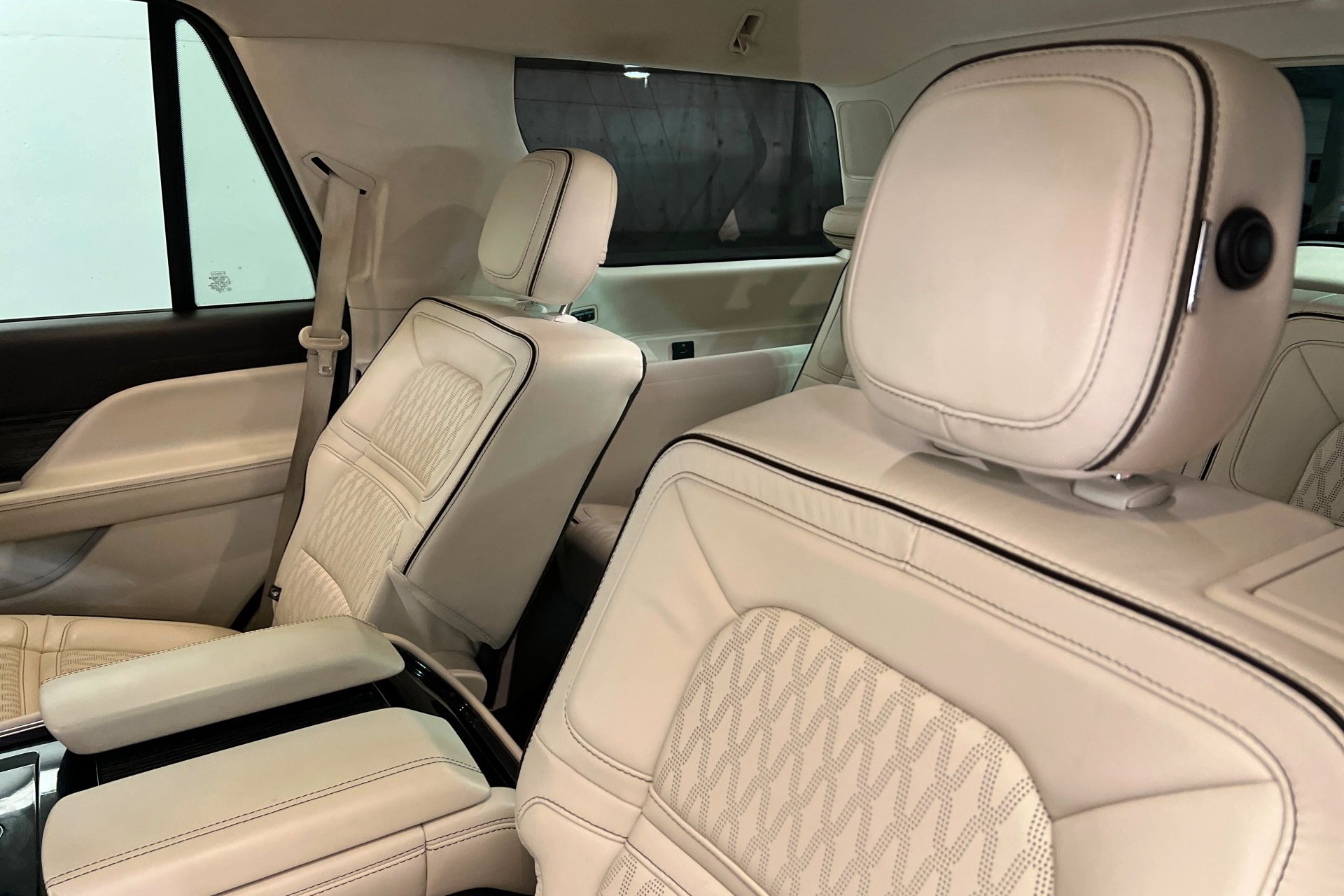 Used 2019 White Lincoln Black Label image 21