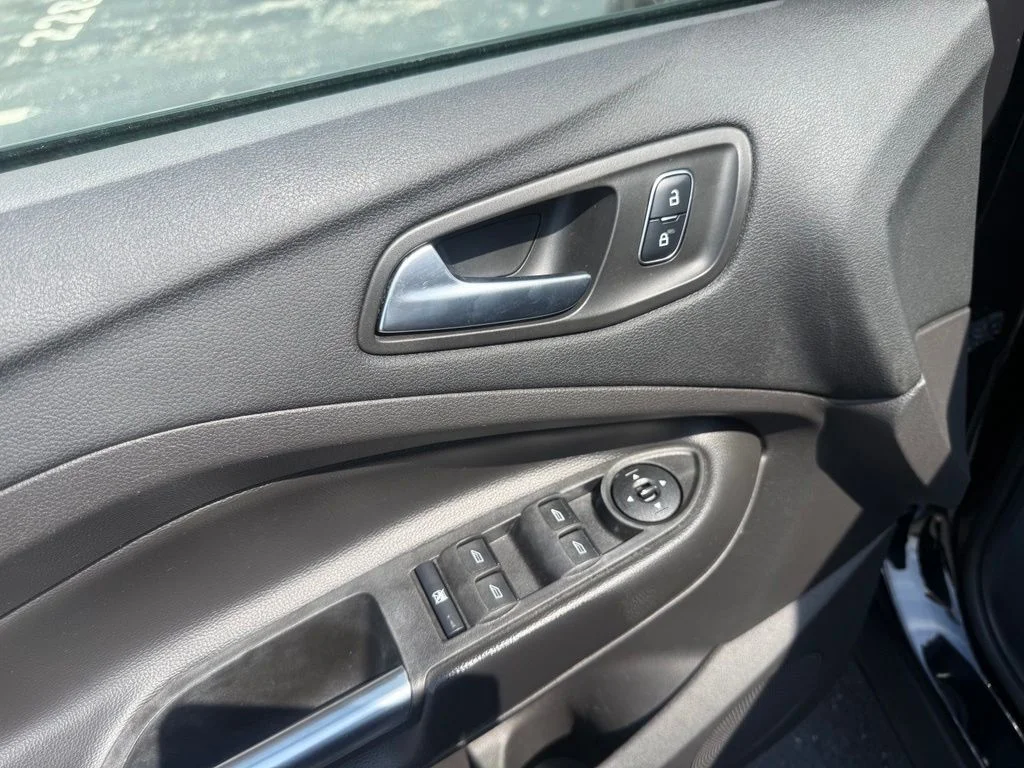 Used 2018 Black Ford SE image 19