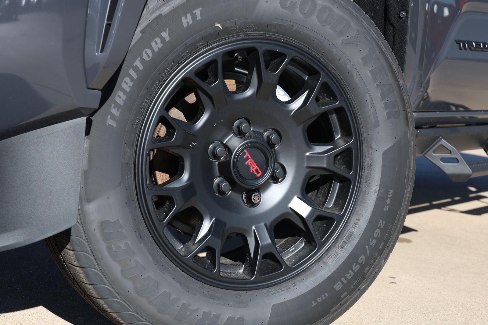 2025 Toyota Tacoma SR5 - Photo 11