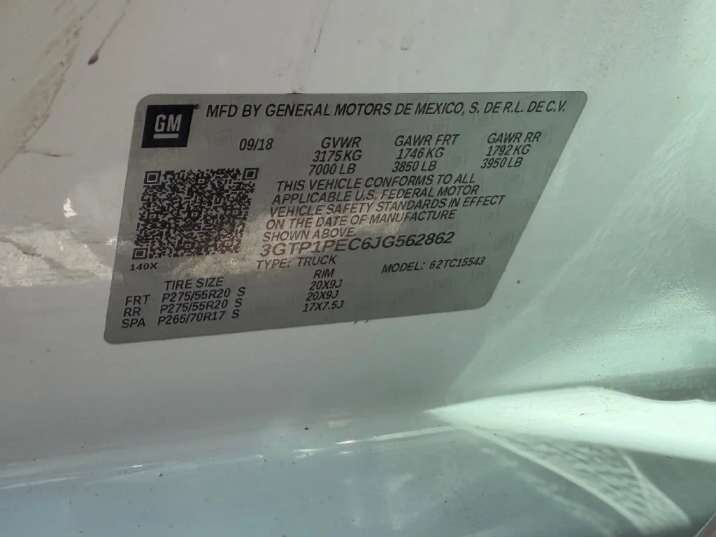 Used 2018 White GMC Denali image 18