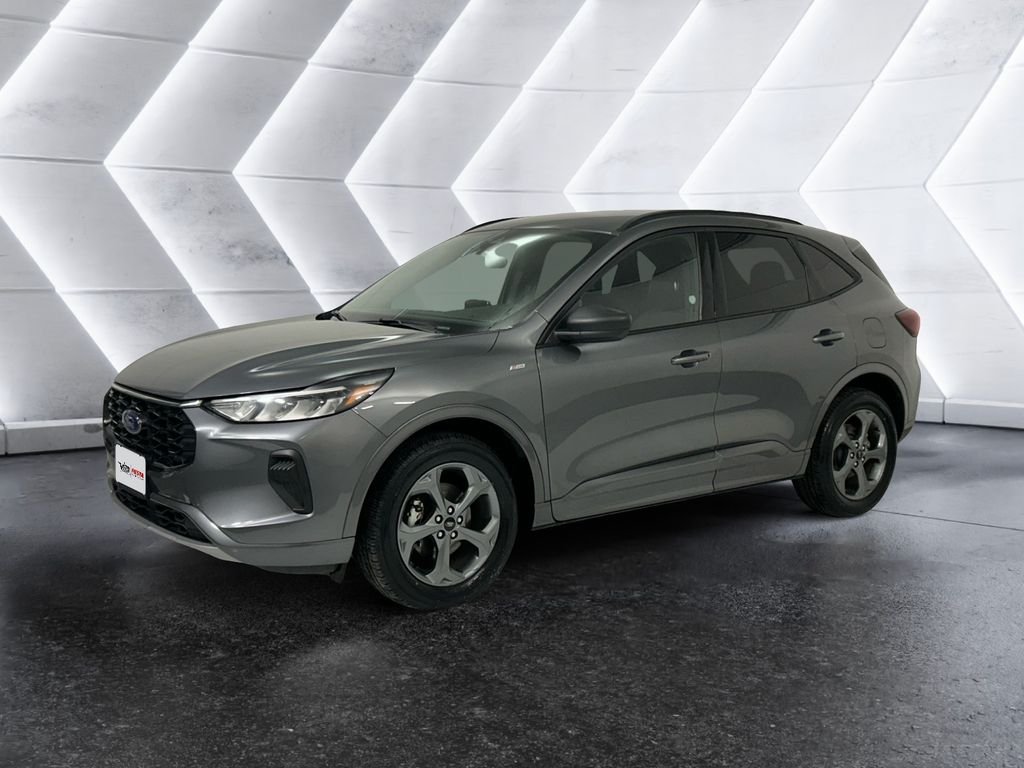 Used 2024 Gray Ford ST-Line image 3