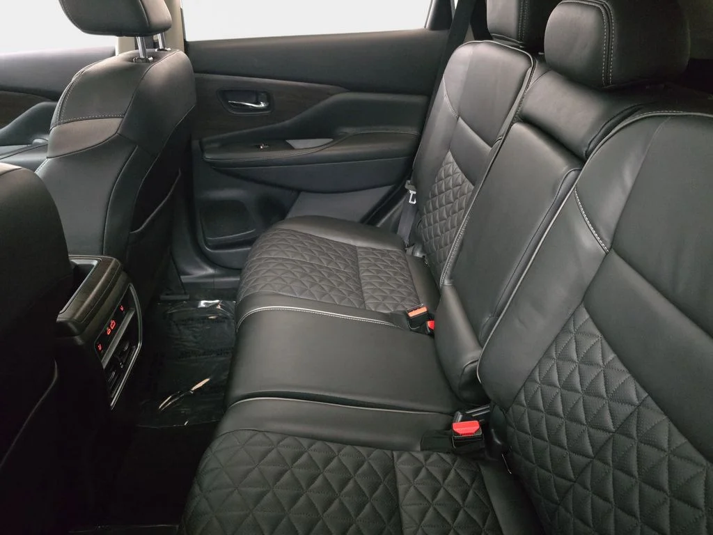 Used 2019 Brown Nissan Platinum image 17
