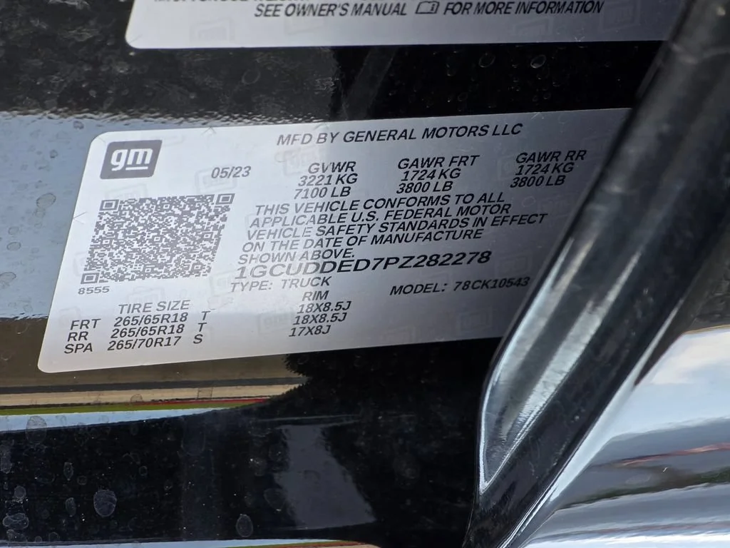 Used 2023 Black Chevrolet LT image 23