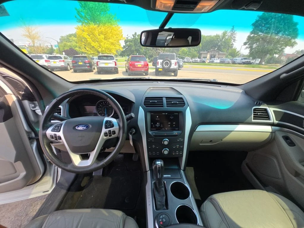 Used 2012 White Ford XLT image 21