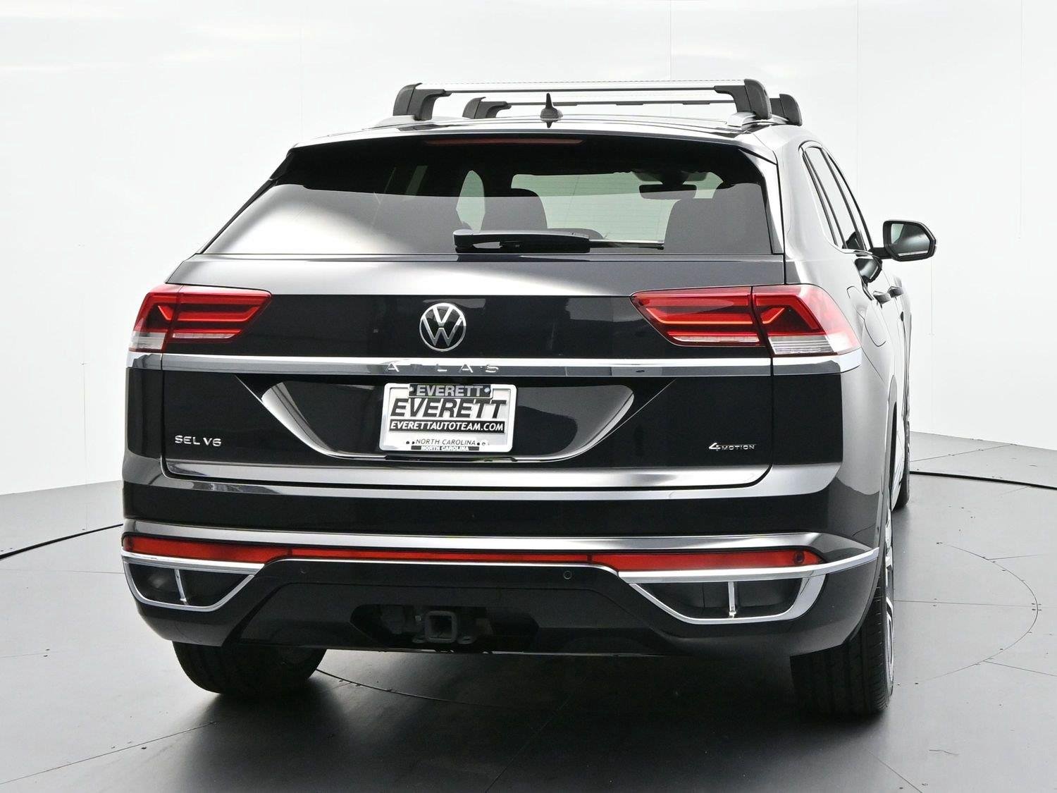 Used 2023 Deep Black Pearl Volkswagen 3.6L V6 SEL Premium R-Line image 6