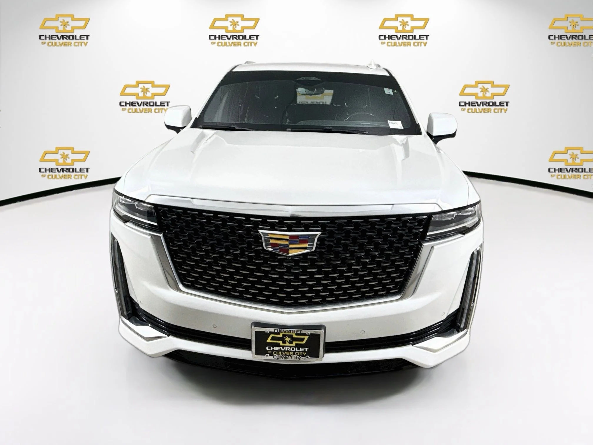 Used 2021 CRYSTAL WHITE TRICOAT Cadillac Premium Luxury image 2