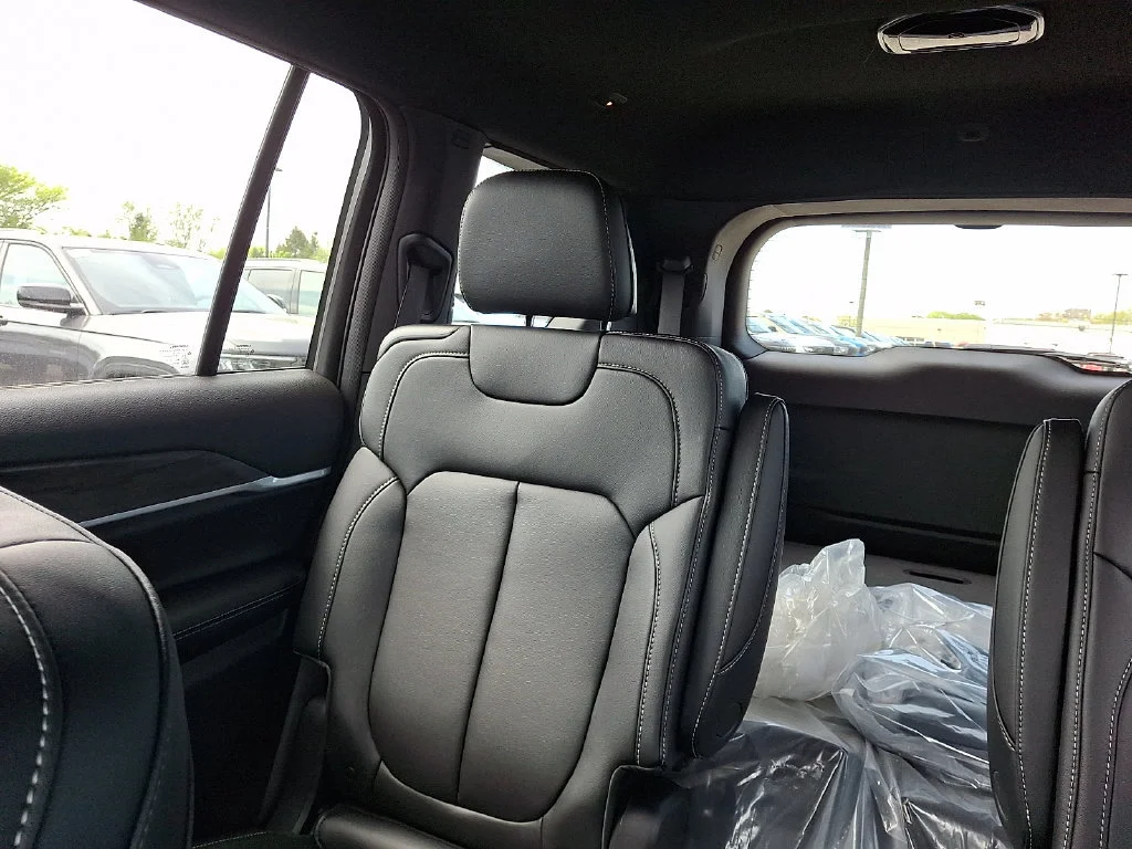 New 2026 Steel Blue Exterior Paint Jeep Limited image 13