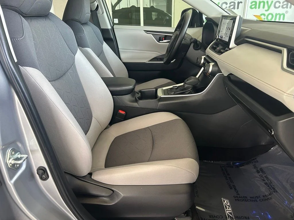 Used 2025 Silver Toyota XLE image 19