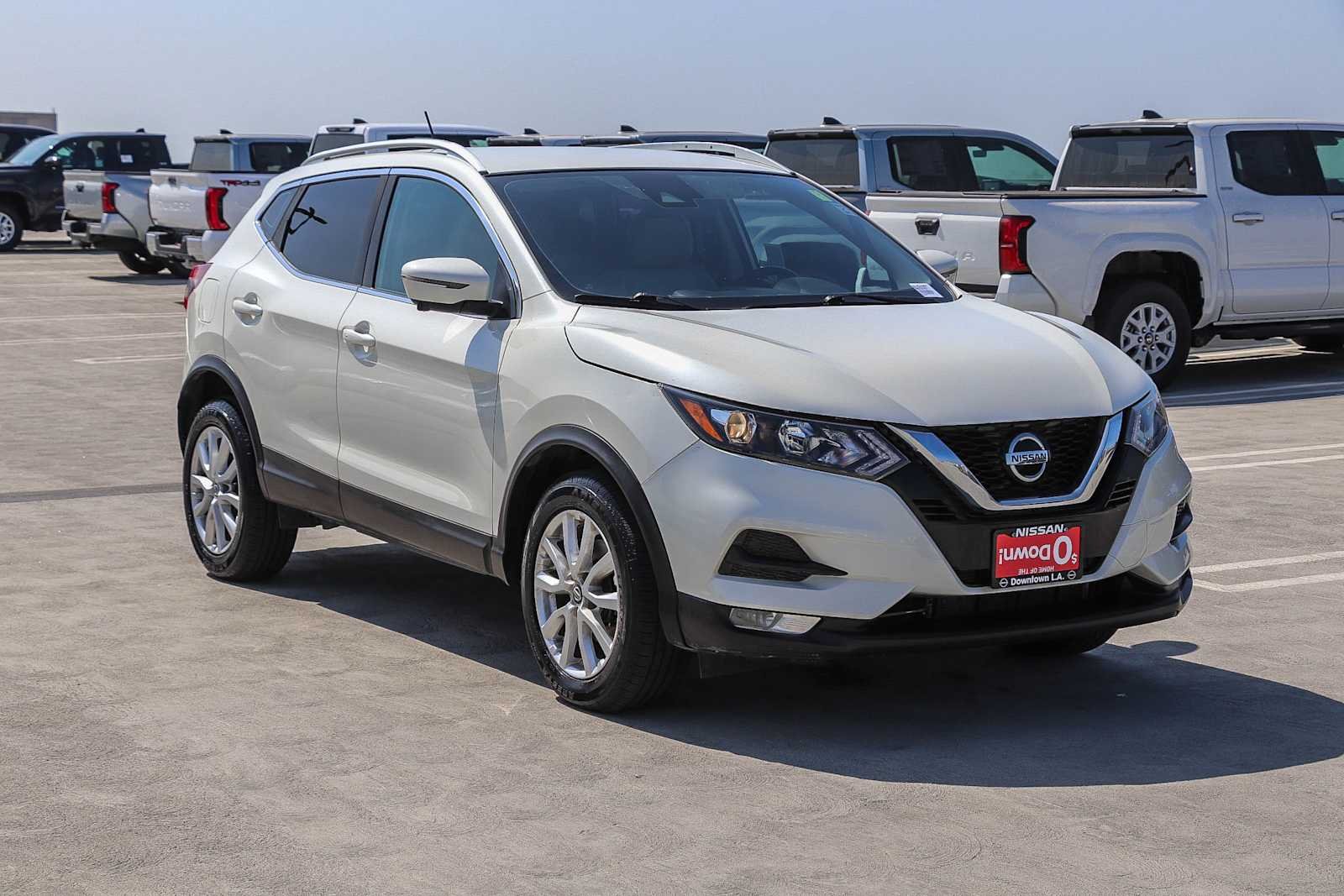 Used 2022 Pearl White Tricoat Nissan SV image 3