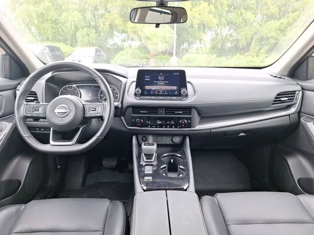 Used 2024 Gray Nissan SV image 13