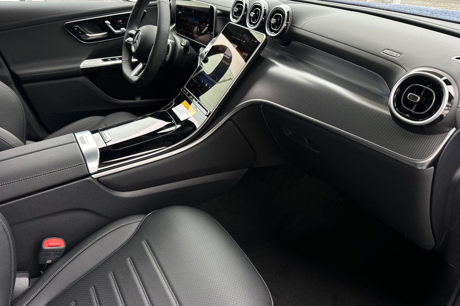 2026 Mercedes-Benz GLC Base - Photo 8