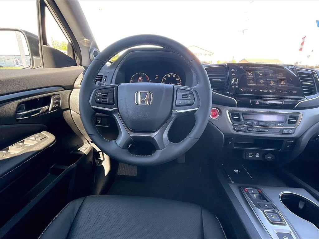 New 2026 Platinum White Pearl Honda RTL image 9