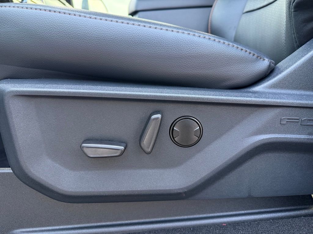 2026 Ford F-350 Super Duty Lariat - Photo 6