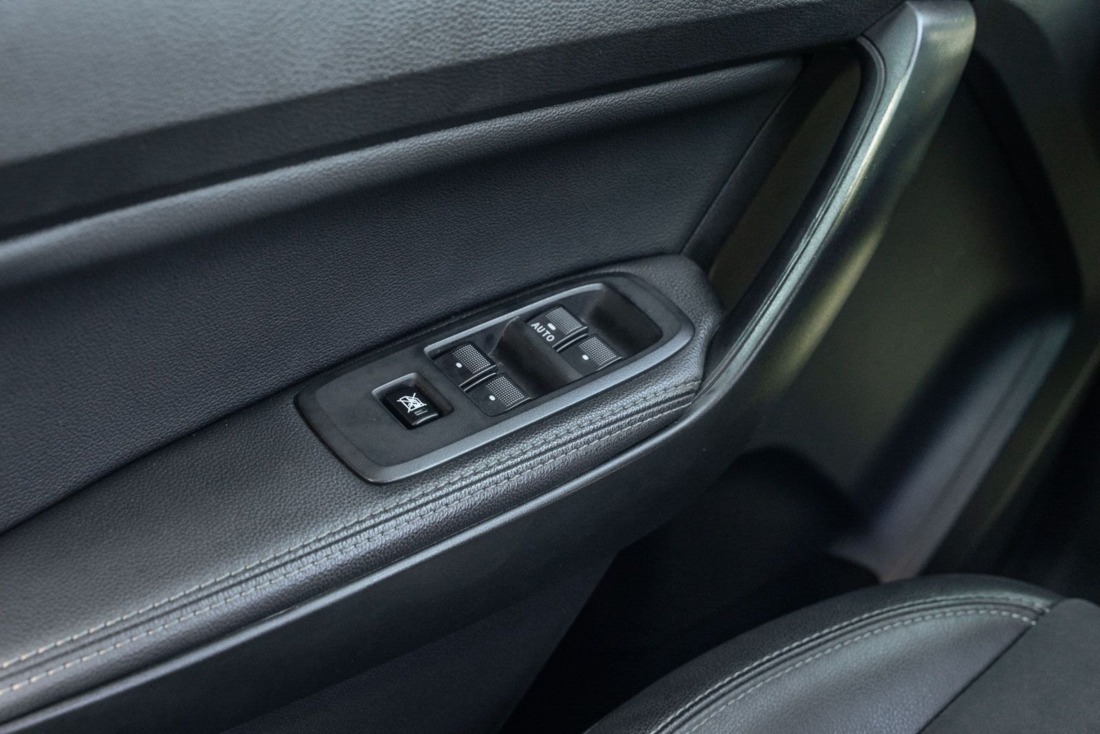 Used 2023 Green Ford Lariat image 31
