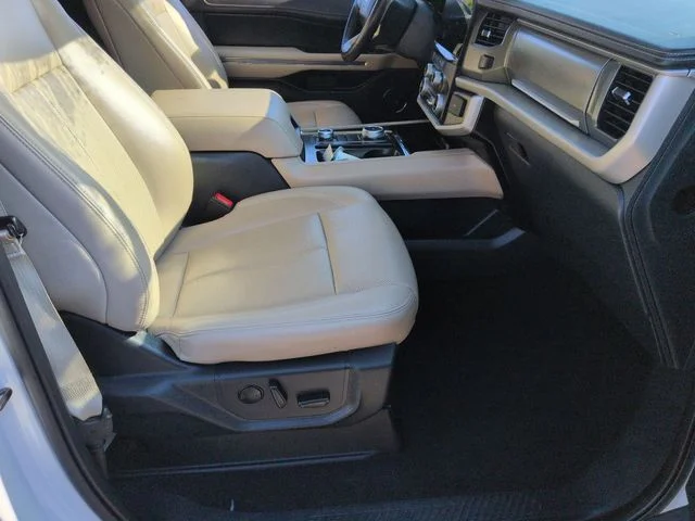 Used 2023 White Ford XLT image 38