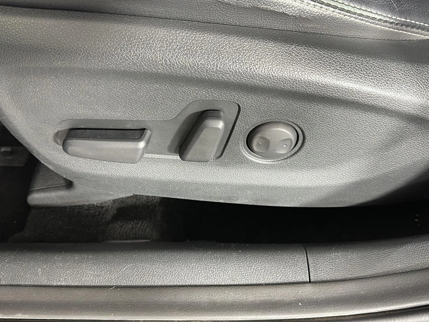 Used 2019 Pacific Blue Kia EX image 19