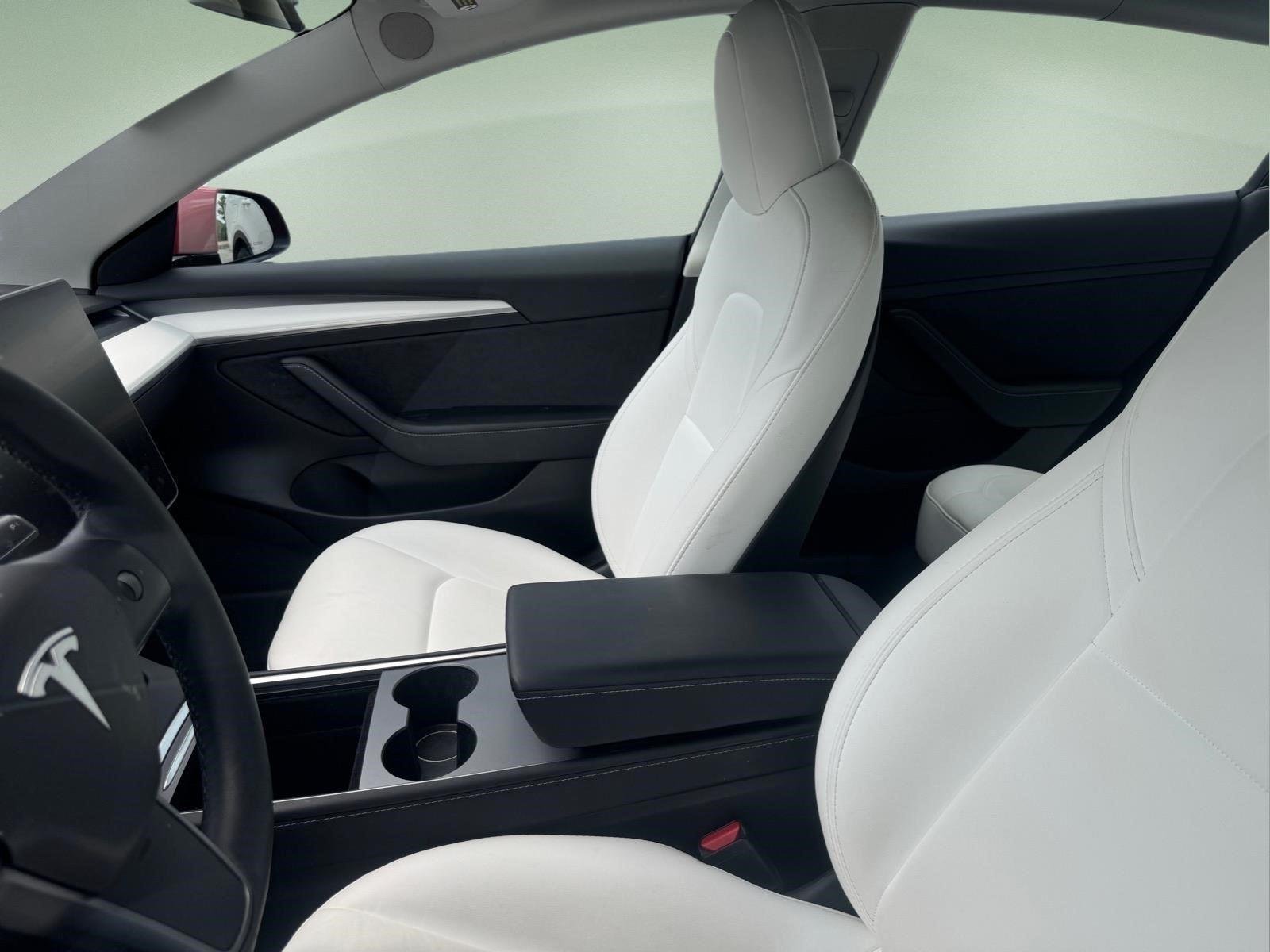 Used 2022  Tesla Long Range image 4