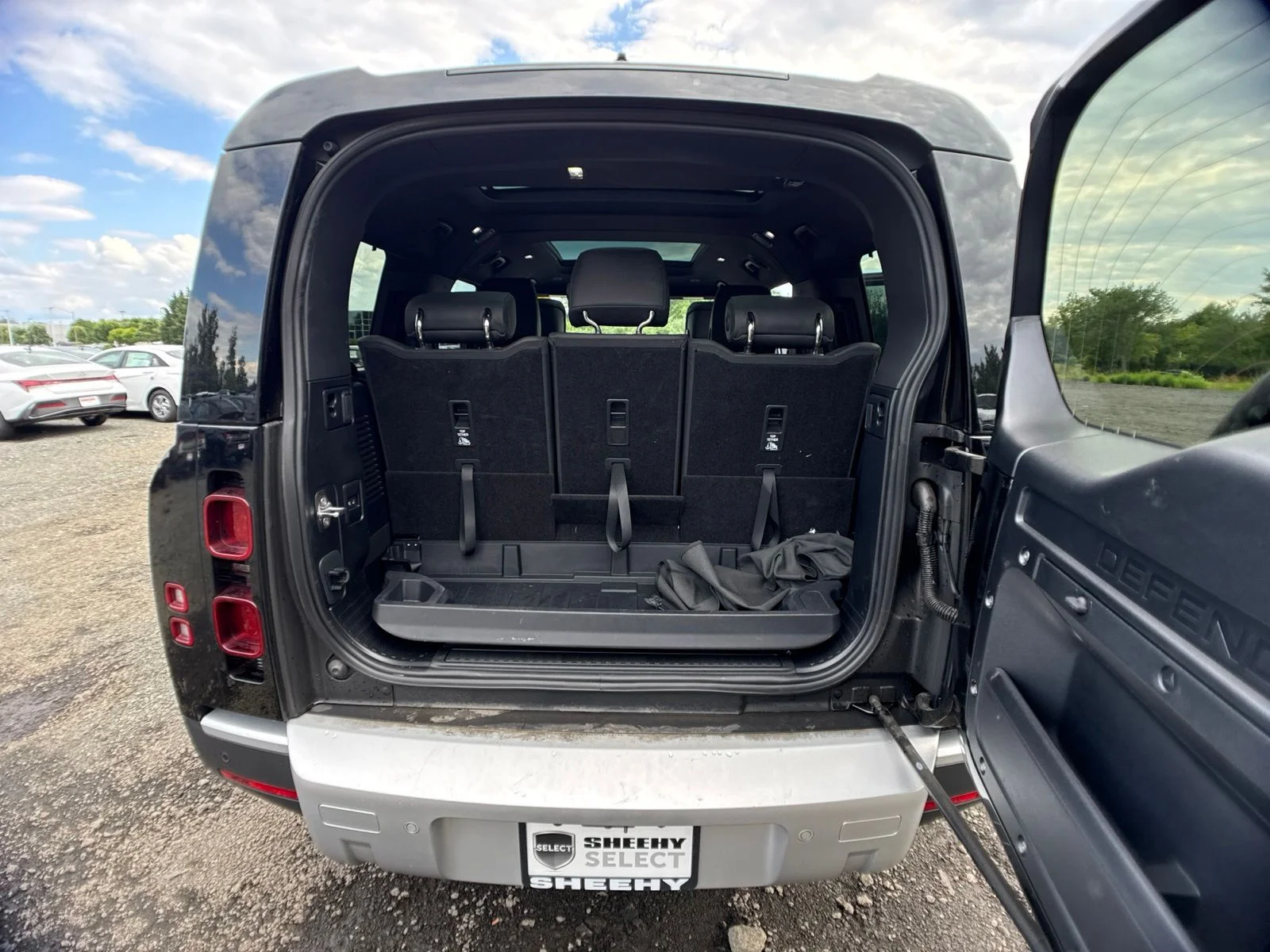 Used 2025 Black Land Rover S image 18