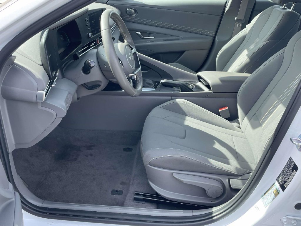 Certified Used 2025 White Hyundai SEL Sport image 15