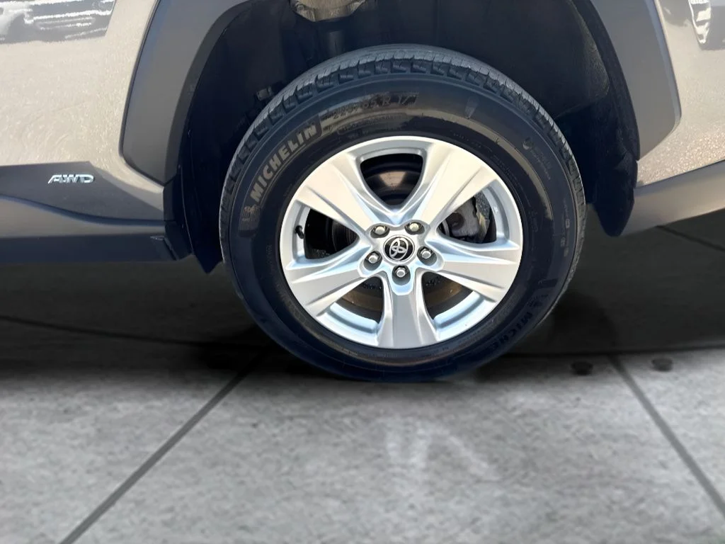 Used 2021 Gray Toyota XLE image 22