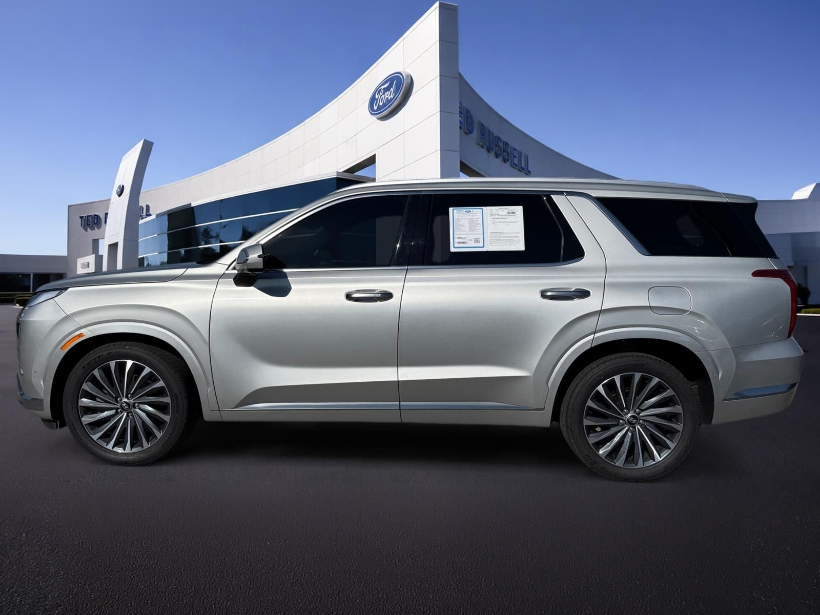 Used 2024 Silver Hyundai Calligraphy image 3